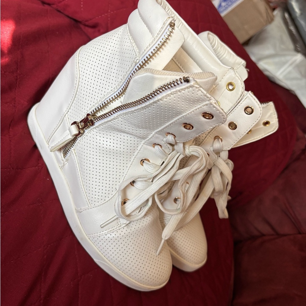 Shoe Dazzle - Sneaker Wedge